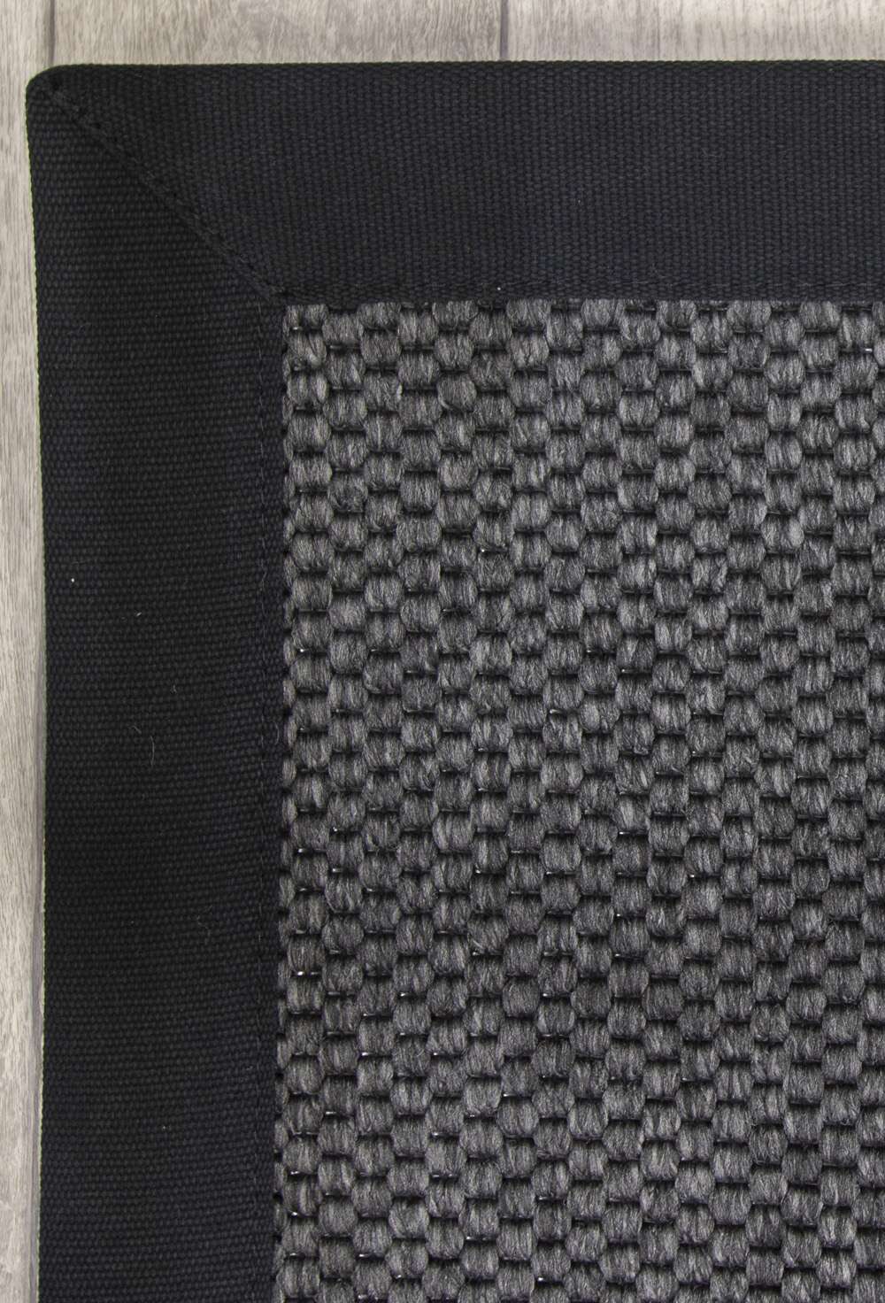 Lima 27 Black flatvevd teppe